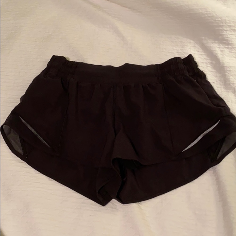 lululemon hotty hot shorts size 8